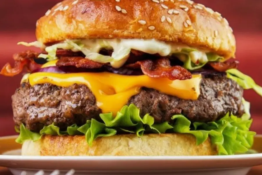 Juicy classic burger made with fresh ingredients